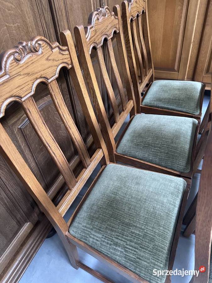 Dębowe krzesła siedziska z materiału Sławoszewek