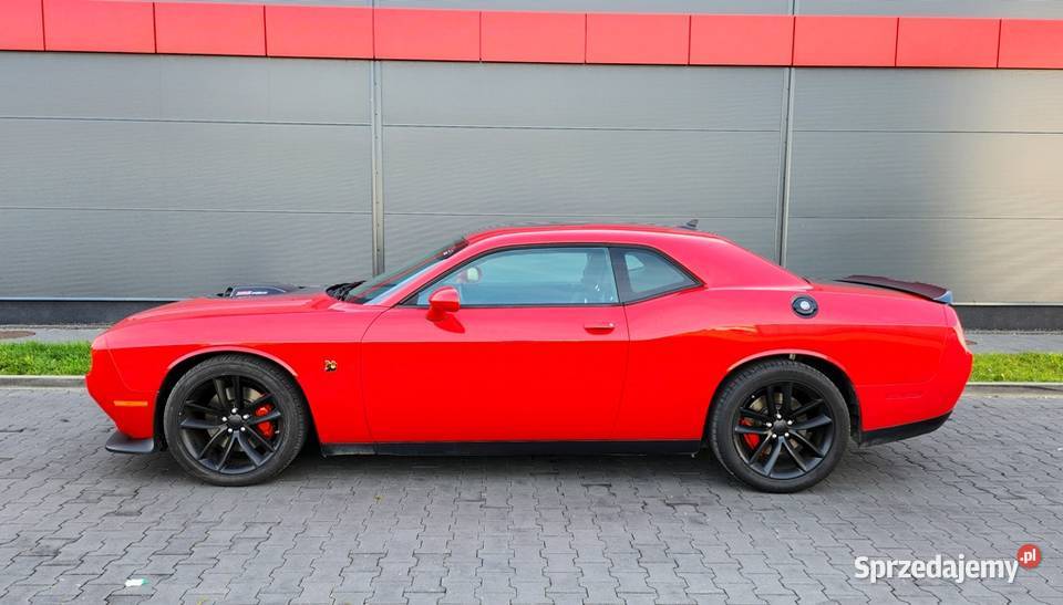 Dodge Challenger Scat Pack 64 Shaker moc 492 Rok produkcji 2017