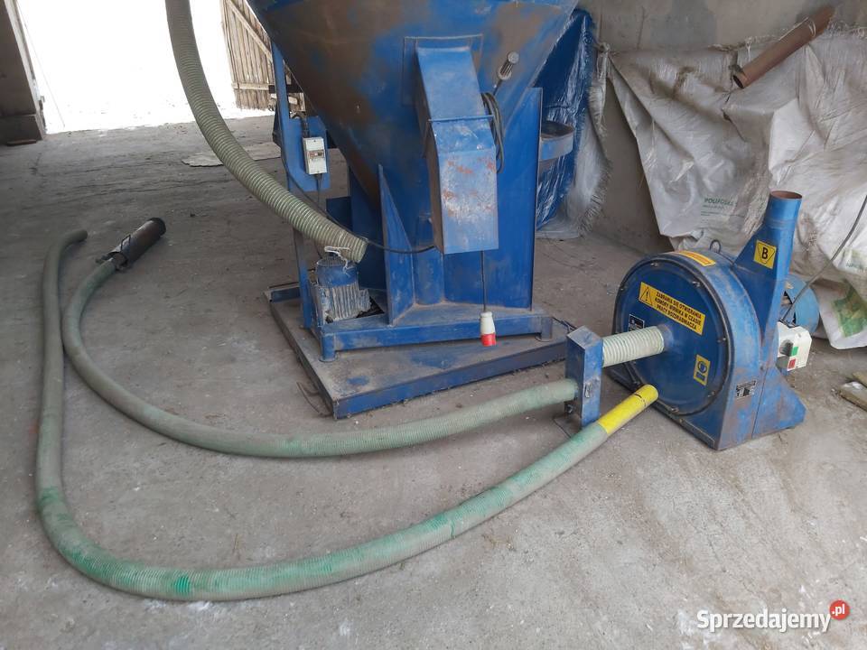 Mieszalnik pasz ze śrutownikiem Dozamech