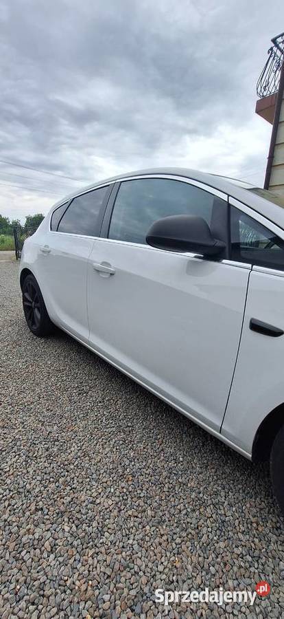 Opel Astra 16 2010r Astra Przewłoka