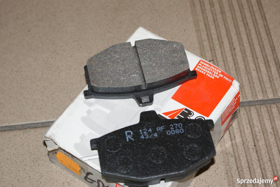 Klocek hamulcowy kpl przód RENAULT 4 5 0814 Białobrzegi sprzedam