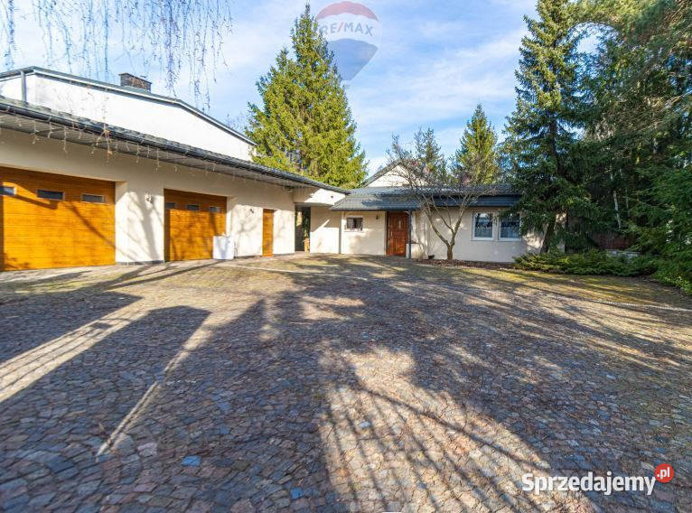 Józefów kompleks mieszkalnobiznesowy sprzedam