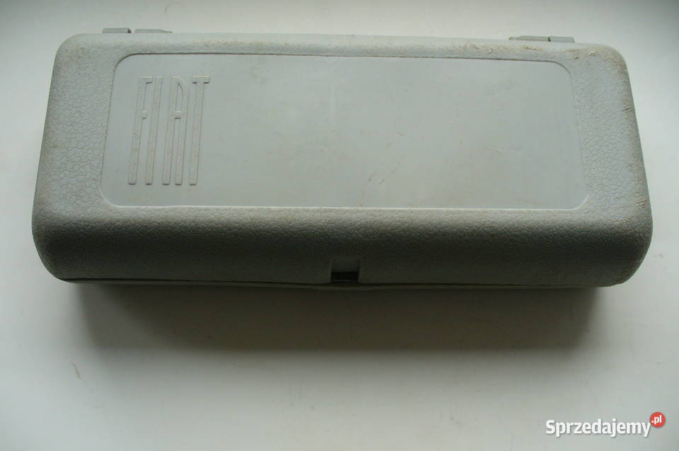 Fiat 126p fabryczny zestaw kluczy Lędziny