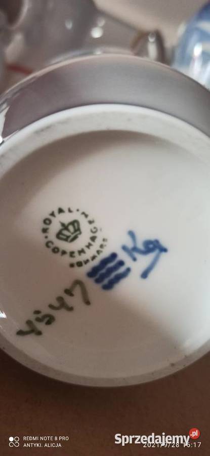 Wazon z szukającymi krewnych na morzu
Royal Gdańsk