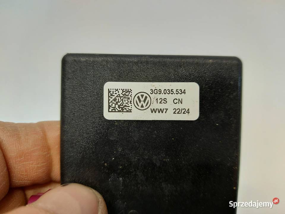 VW ID4 11A 2024r SUV 5D WZMACNIACZ ANTENOWY Panele sterowania, przełączniki