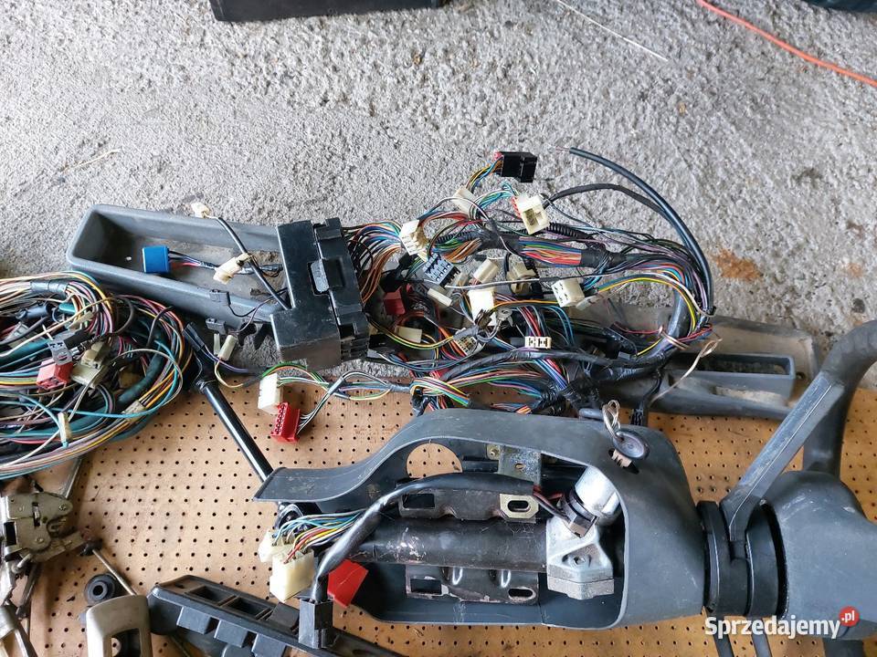 Części Fiata 126pRozrusznik Kolumna kier szyba Gdynia