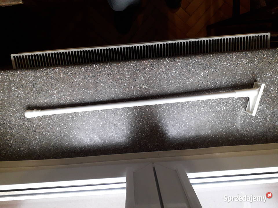 Maszt flagowy plastikowy 76 z przykręcanym do