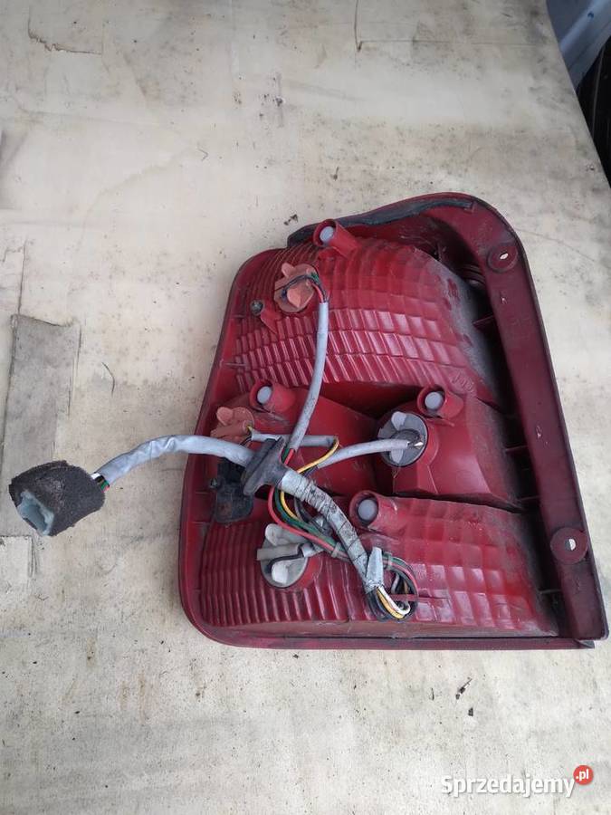 Kia Carnival lampa tylna prawa