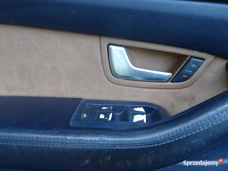 AUDI A8 D3 0305 TAPICERKA BOCZKI DRZWI Tapicerki samochodowe Przemęt