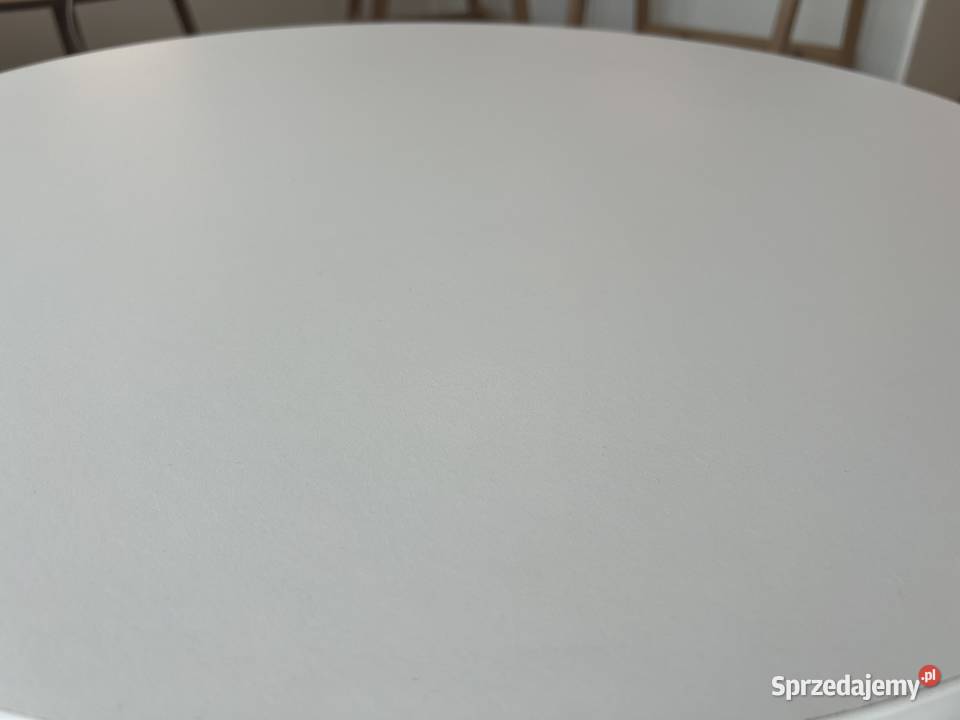 Sprzedam stolik kawowy białoczarny z metalową 47cm