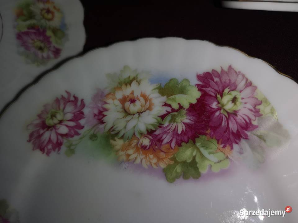 Filiżanka z talerzykiem deserowym z kwiatami syg Antyki, Sztuka, Kolekcje