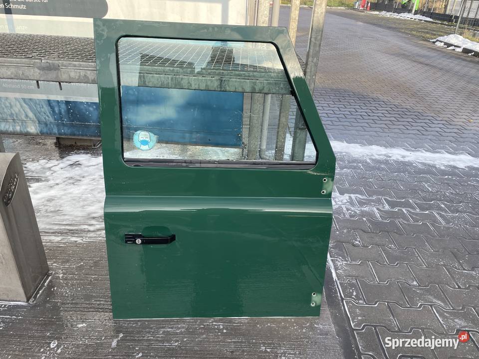 Land Rover Defender  PUMA drzwi przednie prawe