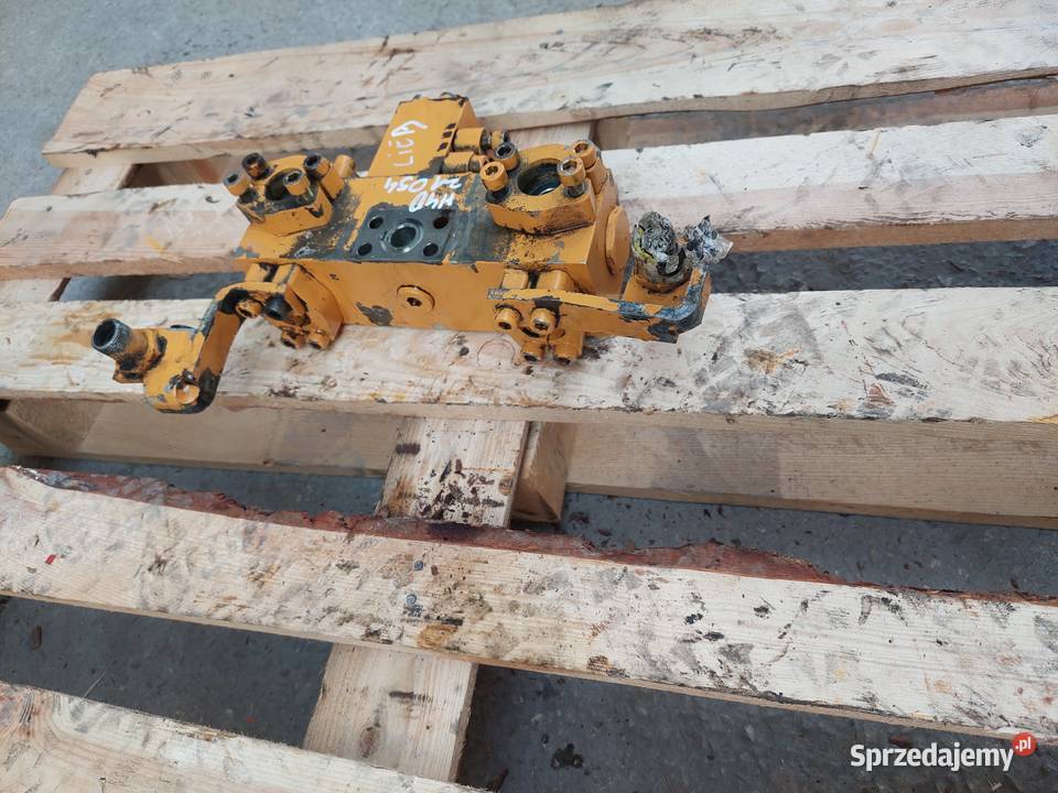 7 WYJŚĆ KOSTKA ZAWÓR ZAMEK HYDRAULICZNY LIEBHERR Kielce sprzedam