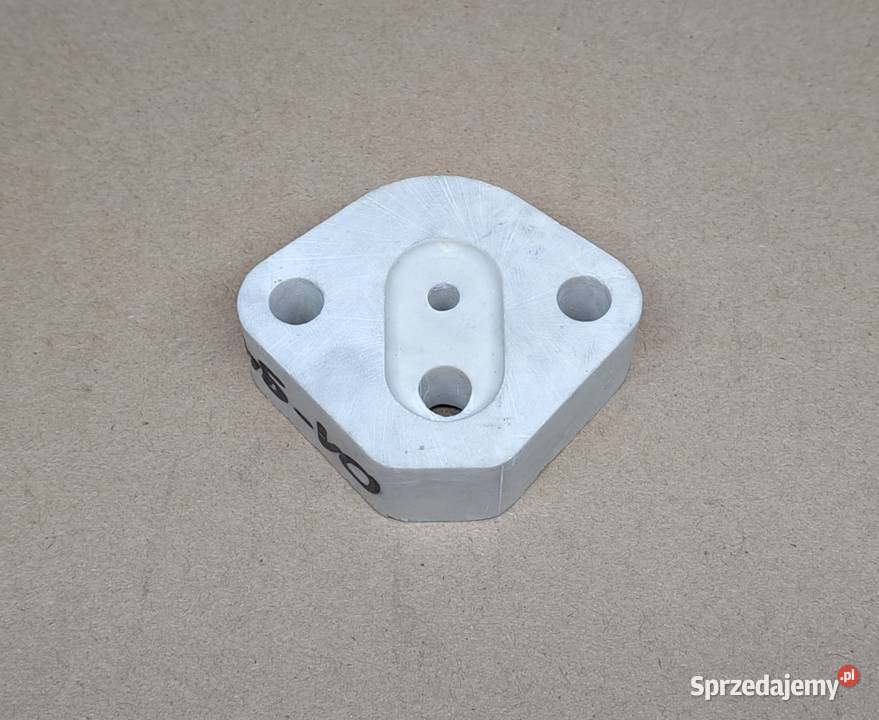 IZOLATOR PODSTAWA POMPY PALIWA FIAT 126P osobowe