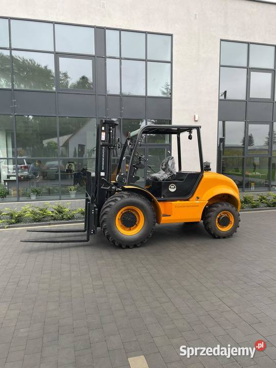 Terenowy Wózek widłowy 4x4 35T produkcji 2023 Poniatowa