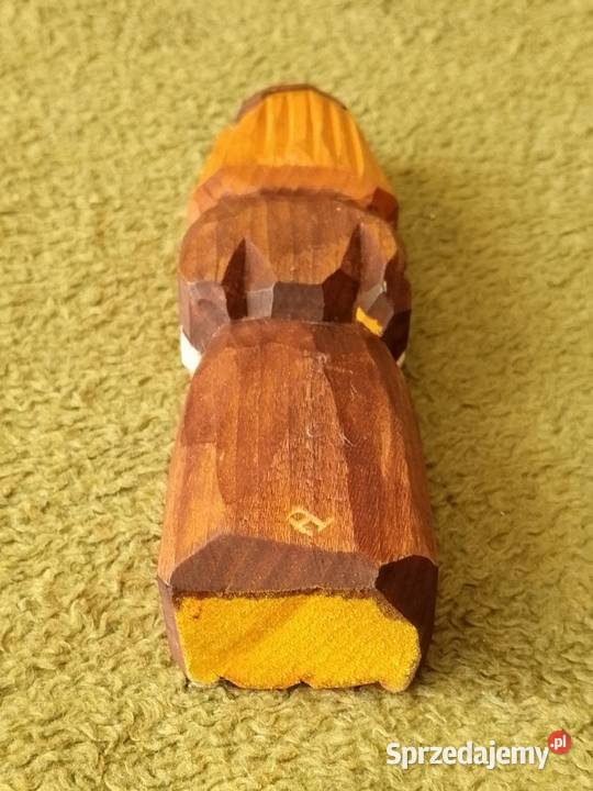 Stara rzeźba ludowa chłopa