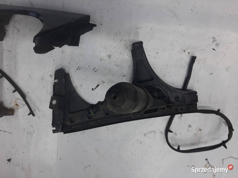 MercedesBenz E W210 spryskiwacze lamp Xenon Lewy