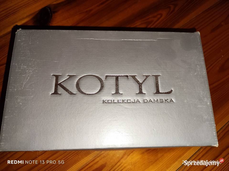 perłowe klasyczne wysokie szpilki firmy Kotyl Szczecin