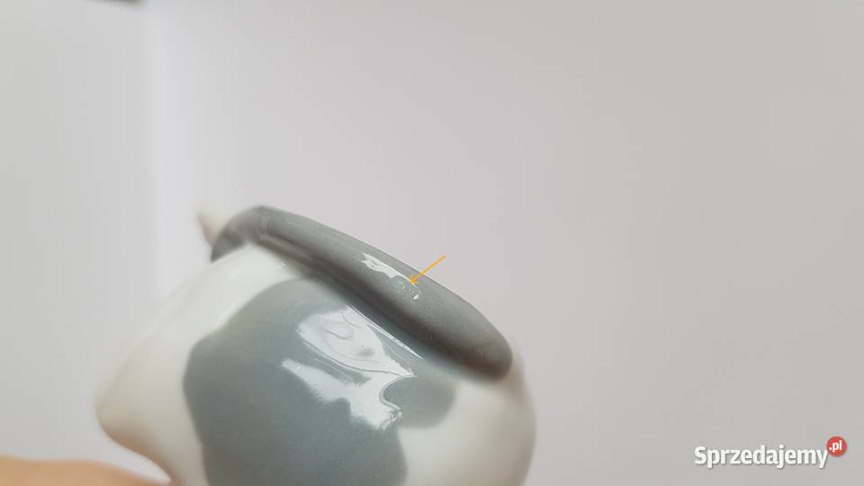 Stara porcelanowa figurka pies Metzler Ortloff Dąbrowa Górnicza