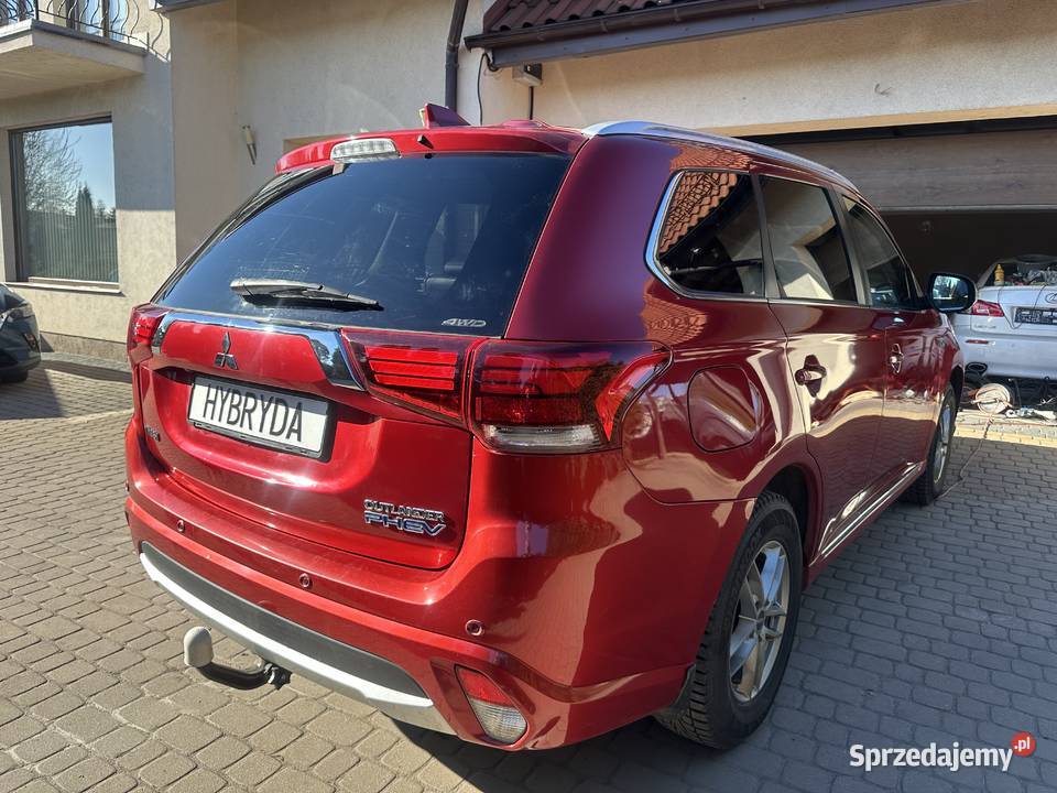 Mitsubishi Outlander PHEV zasięg 32 bogata nieuszkodzony pomorskie Gdańsk