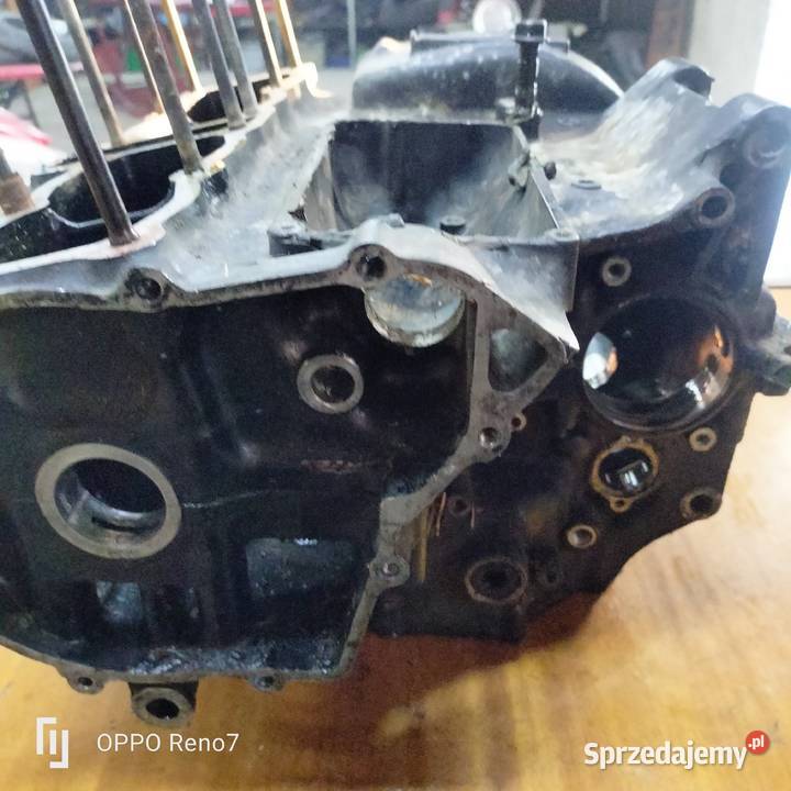 Suzuki GS 550 l blok silnika