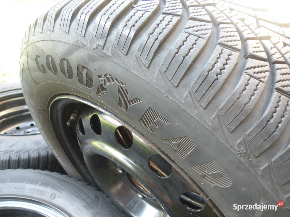 Sprzedam komplet kół z kołpakami Kia 19565 R15