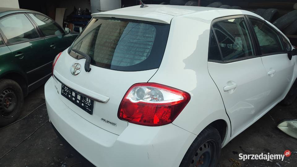 TOYOTA AURIS 1 LIFT 0912 TYŁ BLACHARSKI KLAPA osobowe Włoszczowa