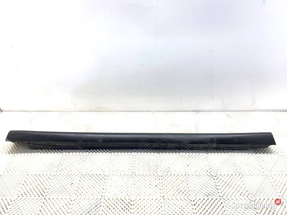 LISTWA PROGOWA PRAWY MITSUBISHI OUTLANDER III Listwy sprzedam