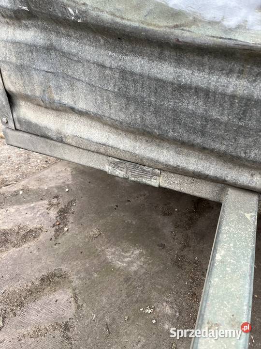 Przyczepka samochodowa zarejestrowana