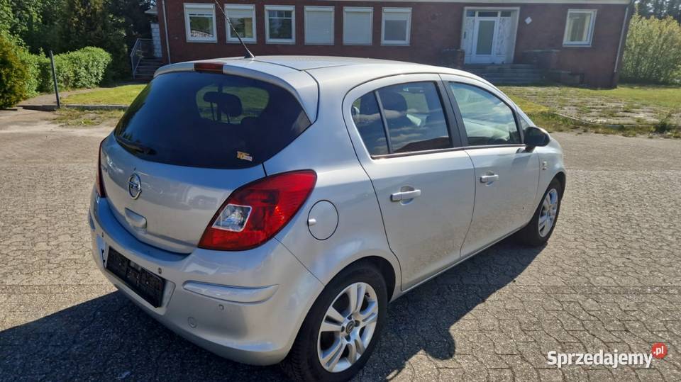 Opel corsa 14 Benz full wypas niski przebieg manualna