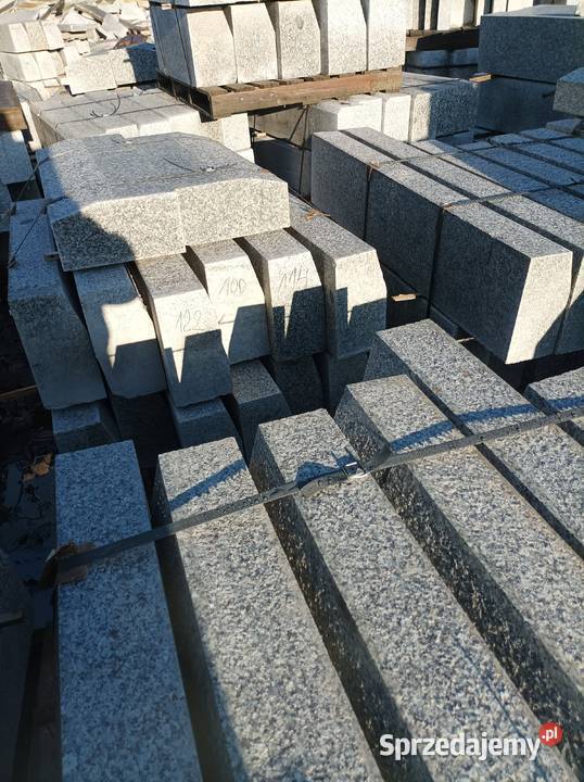 Krawężnik granitowy 15x30x312 płomieniowany