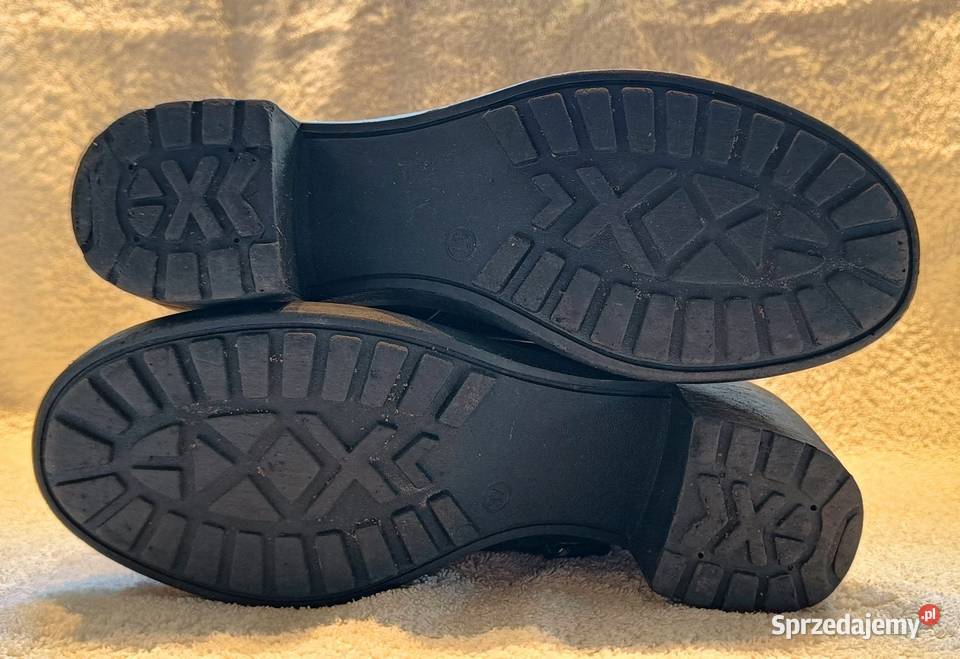 Botki zimowe krótkie Mało używane 37 Brwinów