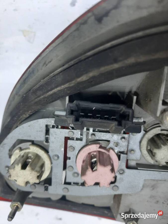 MercedesBenz E W210 Kombi Lampa lewa tylna osobowe łódzkie