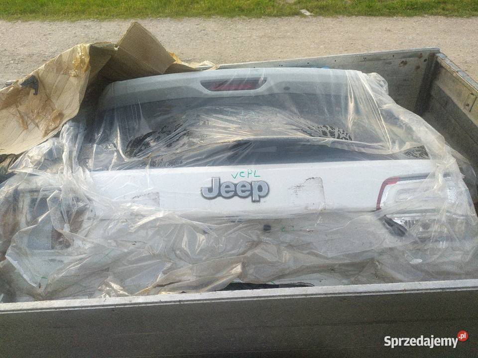 Spoiler z kamerą klapa bagażnika Jeep Grand Legionowo
