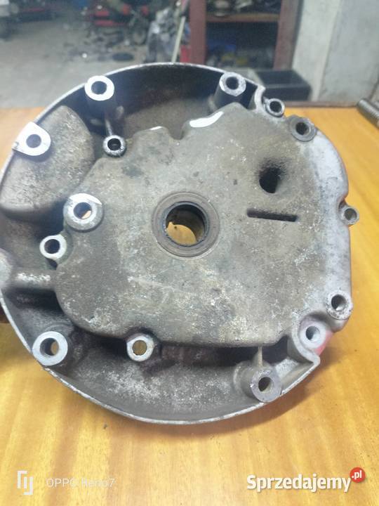 Misa olejowa do kosiarki spalinowej