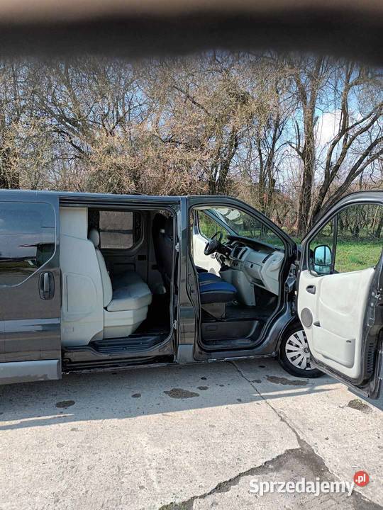 Sprzedam Opla Vivaro 19 z 2006 roku 6 osób Skawina