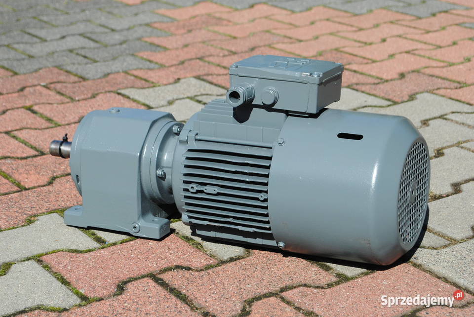 Motoreduktor dwubiegowy 0313kw 2398obrmin z Kargowa