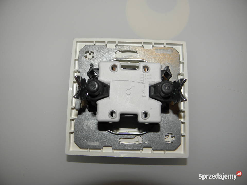 Włącznik światła BERKER R3 aluminiowa ramka Warszawa