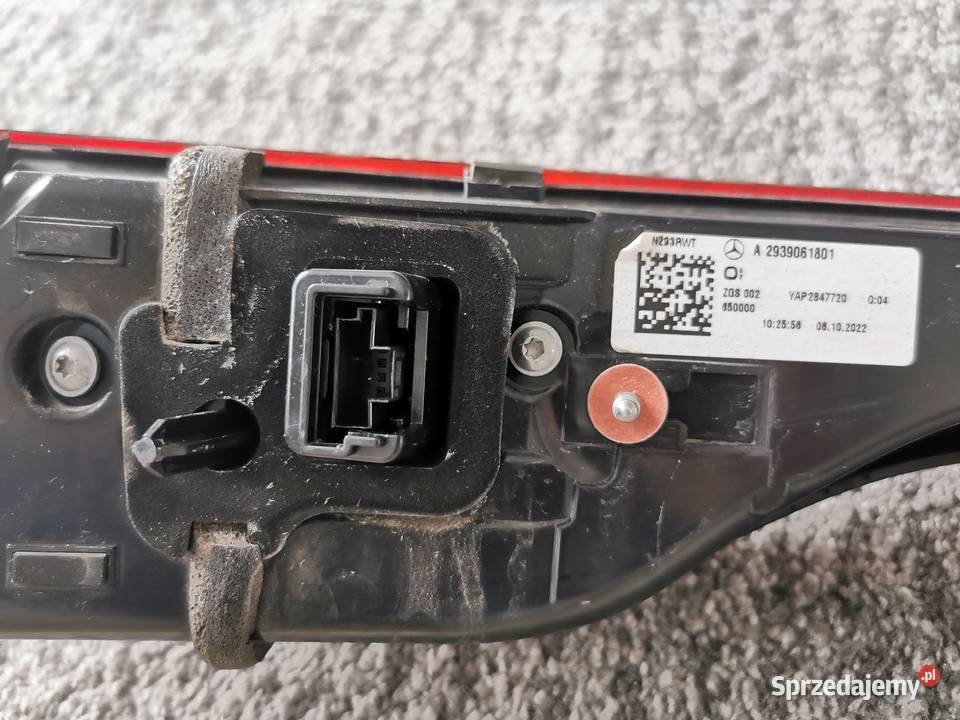 BLENDA TYŁ LED MERCEDES EQC A2939061801 środek Pielgrzymka