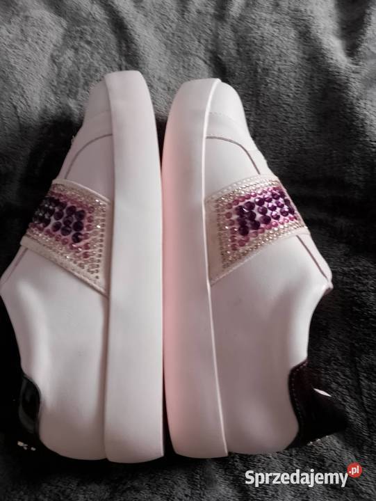 Buty sportowe Balada w rozmiarze 38 24cm sprzedam