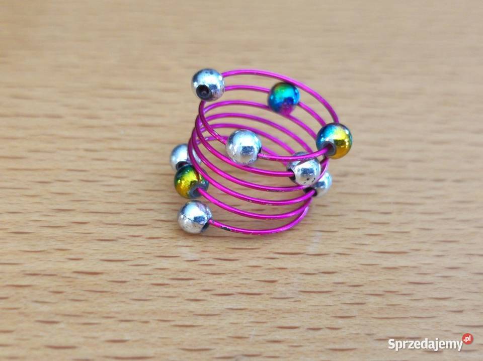pierścionek z koralikami sprężynka ozdobna na świętokrzyskie Kielce