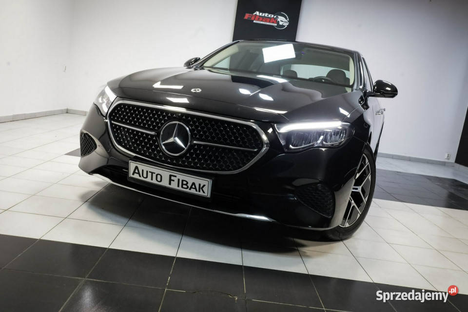 Mercedes E 200 4MaticSalon PolskaPakiet czarny łódzkie