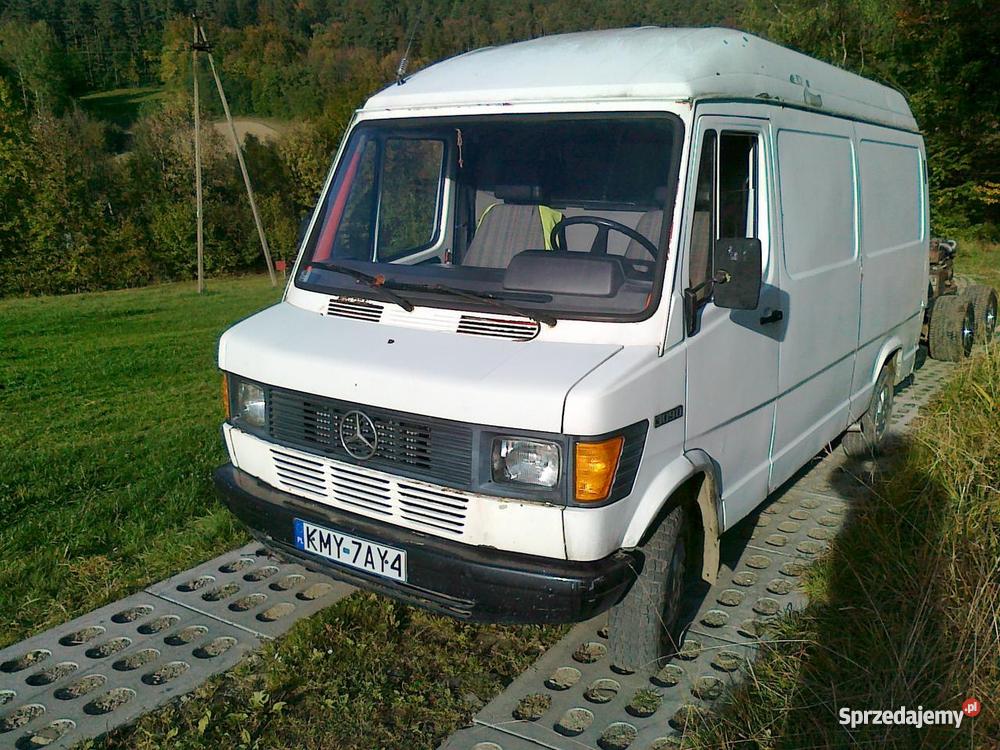 MERCEDESBENZ 207D z GLOBEM małopolskie Bogdanówka
