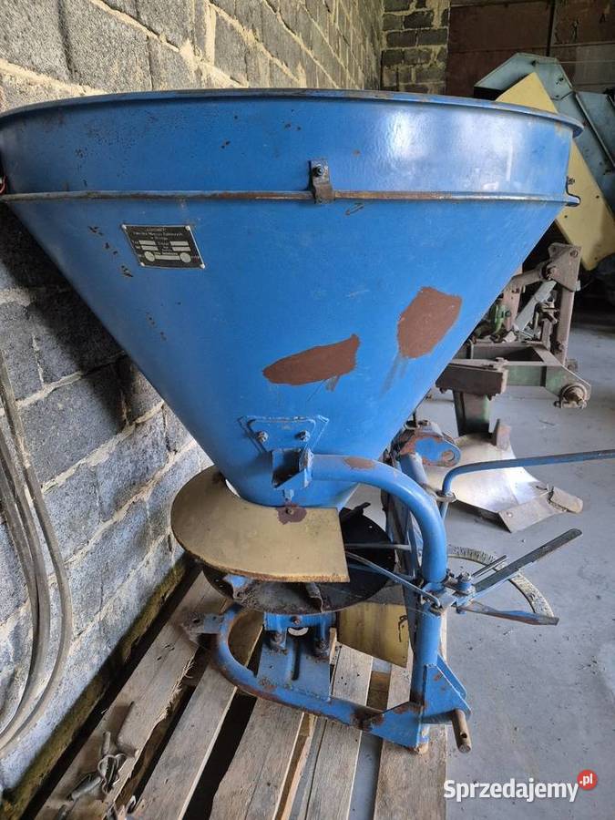 Rozsiewacz nawozu lejek Agromet Olkusz