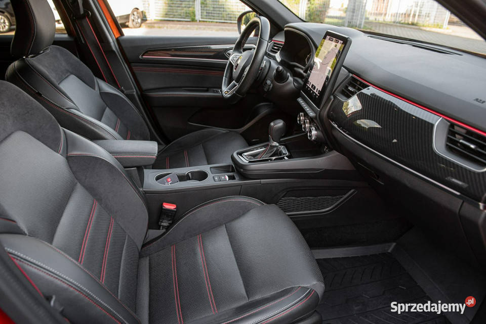 Renault Arkana RS Line 13TCe mHEV 140 23 Salon światła LED