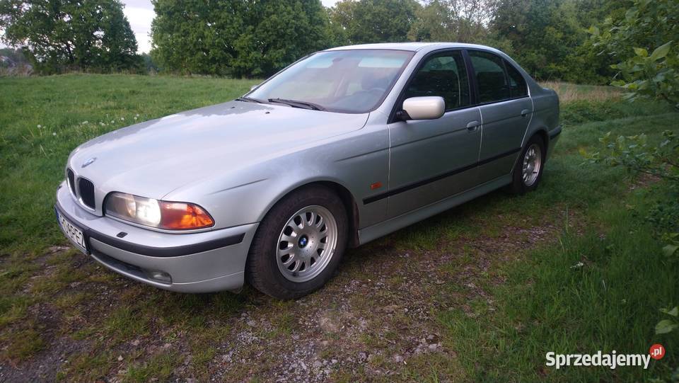 BMW e39 528i stan kolekcjonerski bezwypadkowy radio Seria 5