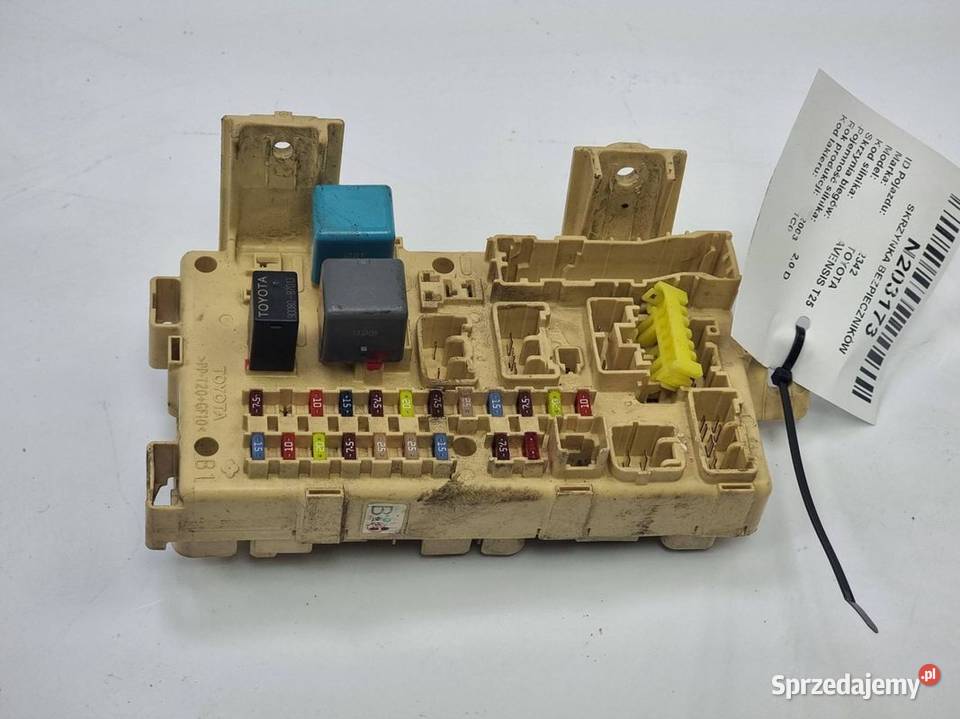 SKRZYNKA BEZPIECZNIKÓW TOYOTA AVENSIS T25 Lipno