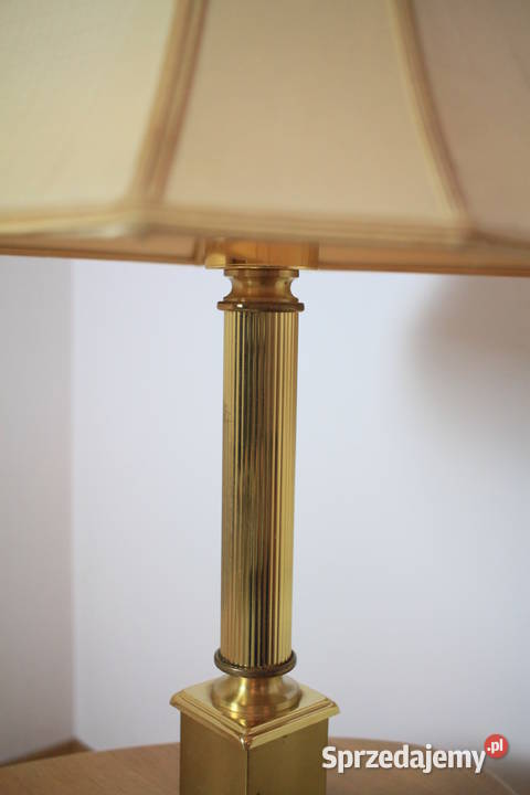 Piękna lampa stołowa klasyczna