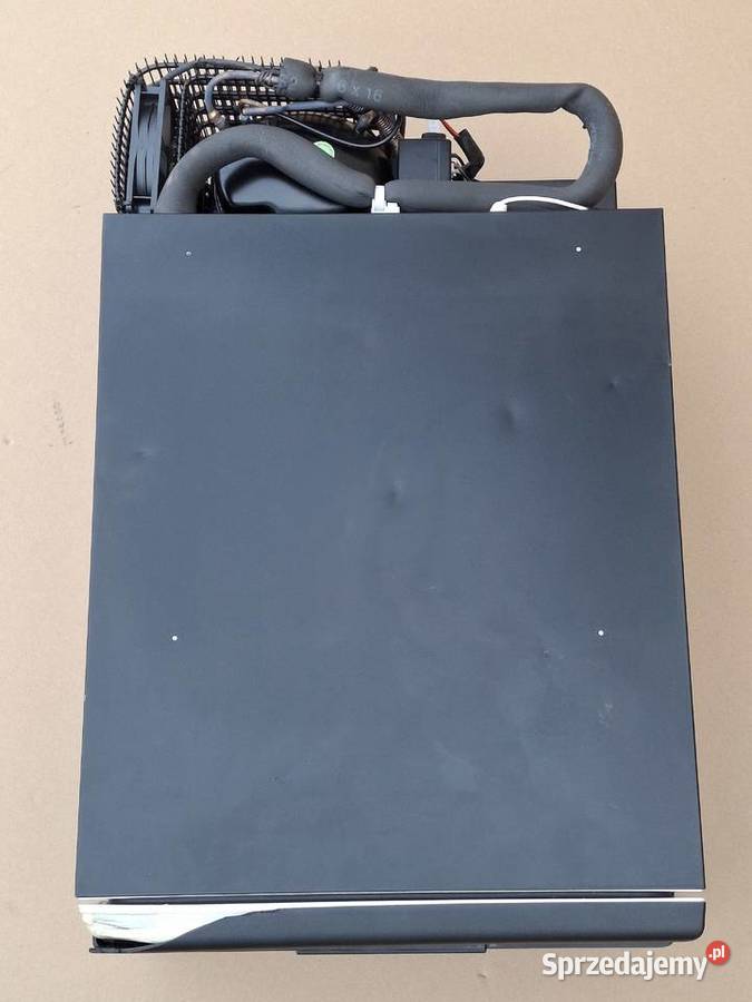 RENAULT MAGNUM DXI LODÓWKA NOWA 35 L ORYGINAŁ Bieleń sprzedam