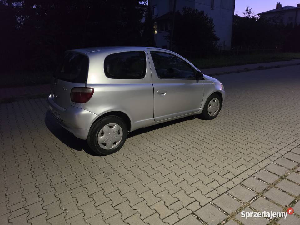 Sprzedam Toyota yaris auto technicznie Starachowice sprzedam